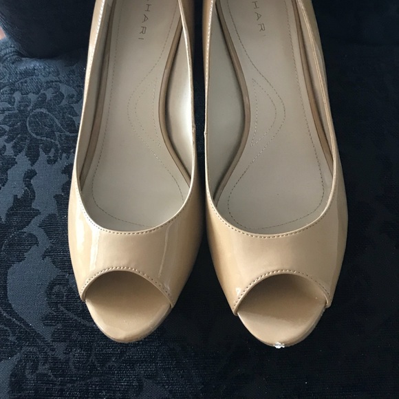 Tahari Peep Toe Pumps - Picture 3 of 4